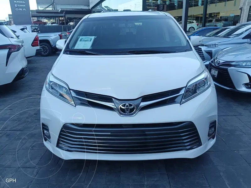 Foto Toyota Sienna Limited 3.5L usado (2018) color Blanco precio $495,000