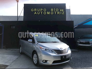 Toyota Sienna XLE 3.5L usado (2014) color Plata precio $265,000