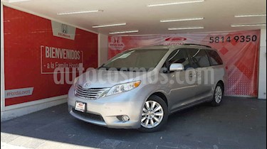 Toyota Sienna Limited 3.3L usado (2011) color Plata precio $220,000