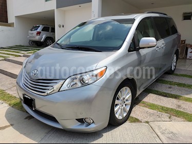 Toyota Sienna Limited 3.5L usado (2014) color Plata precio $340,000