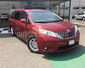 foto Toyota Sienna XLE 3.5L Piel usado (2012) color Rojo precio $215,000