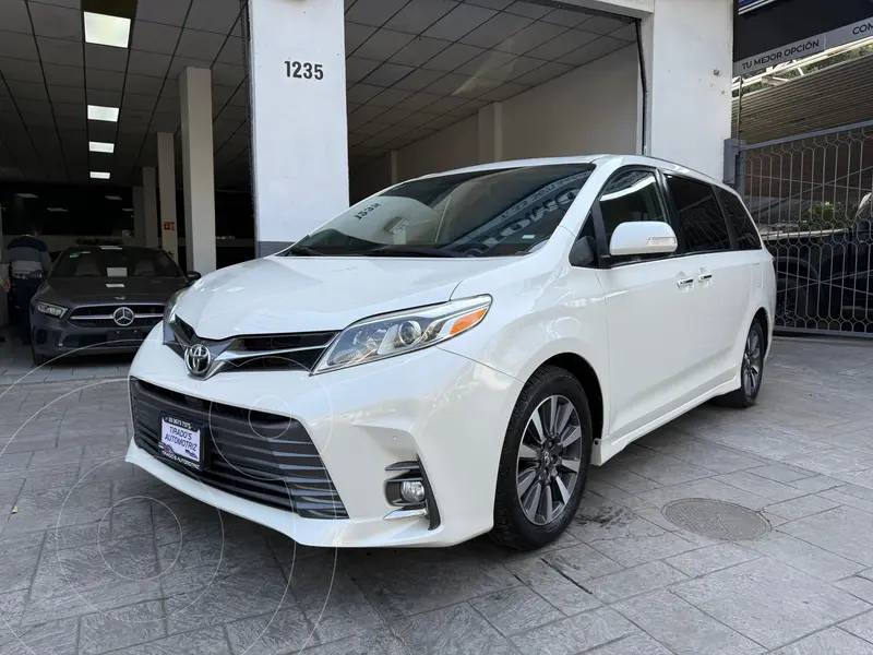 Foto Toyota Sienna Limited usado (2020) color Blanco precio $559,900