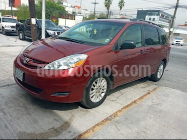 Toyota Sienna LE 3.5L usado (2010) color Rojo precio $129,000