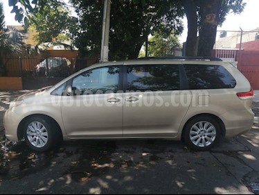 Toyota Sienna Limited 3.5L usado (2011) color Arena precio $220,000
