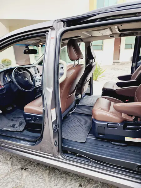 toyota sienna