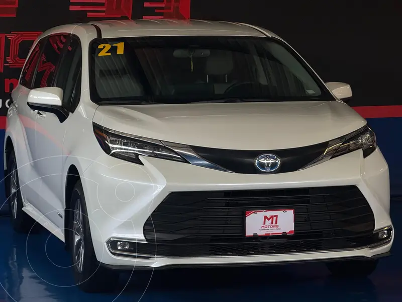 Foto Toyota Sienna XLE usado (2021) color Blanco Perla precio $695,000