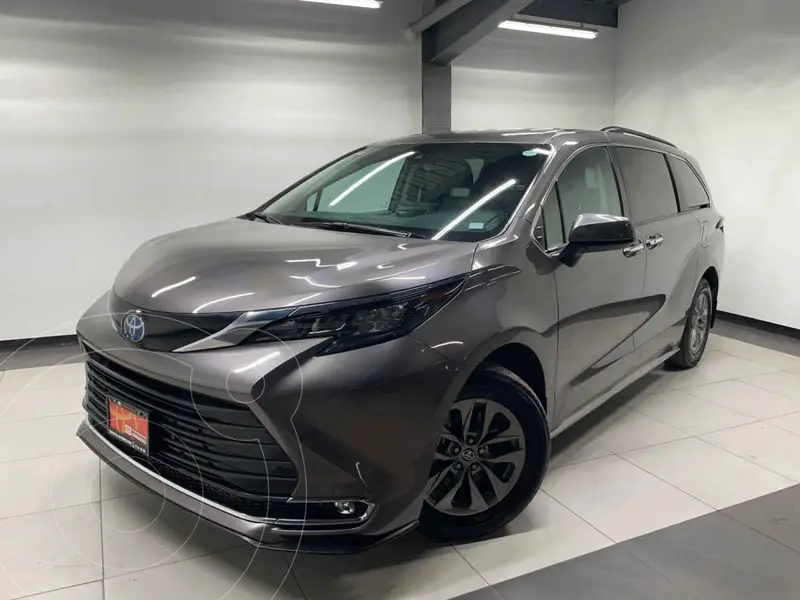 Foto Toyota Sienna XLE Piel usado (2024) color Gris precio $835,000
