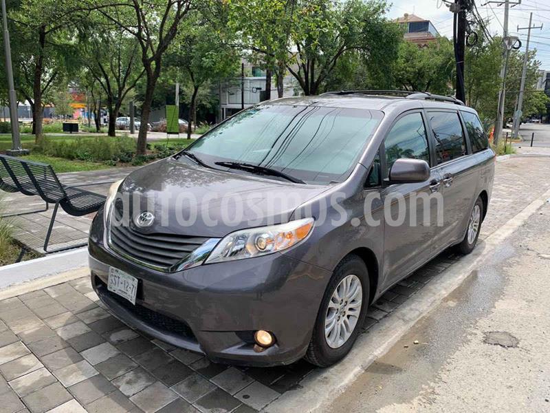 foto Toyota Sienna XLE 3.3L usado (2013) color Gris precio $269,900