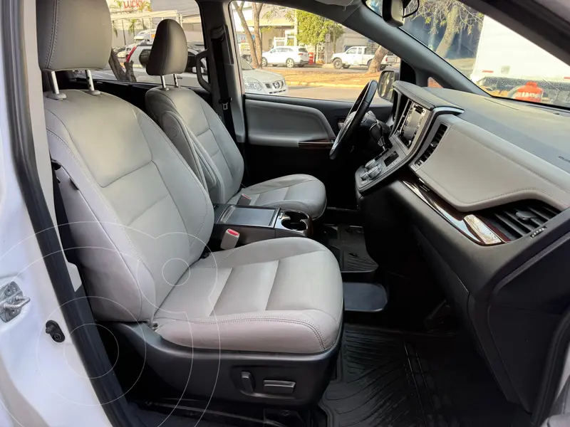 toyota sienna