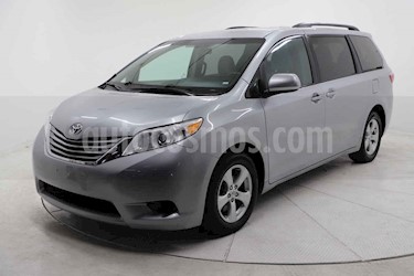 Toyota Sienna 5p LE V6/3.5 Aut usado (2017) color Plata precio $359,000