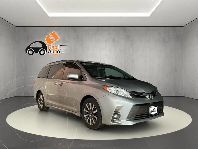 Foto Toyota Sienna XLE Piel usado (2020) color Plata precio $482,800