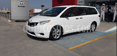 Toyota Sienna CE 3.5L usado (2017) color Blanco precio $356,000