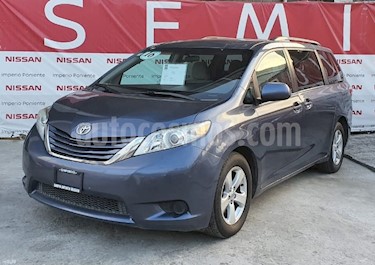 foto Toyota Sienna LE 3.5L usado (2016) color Azul precio $300,000