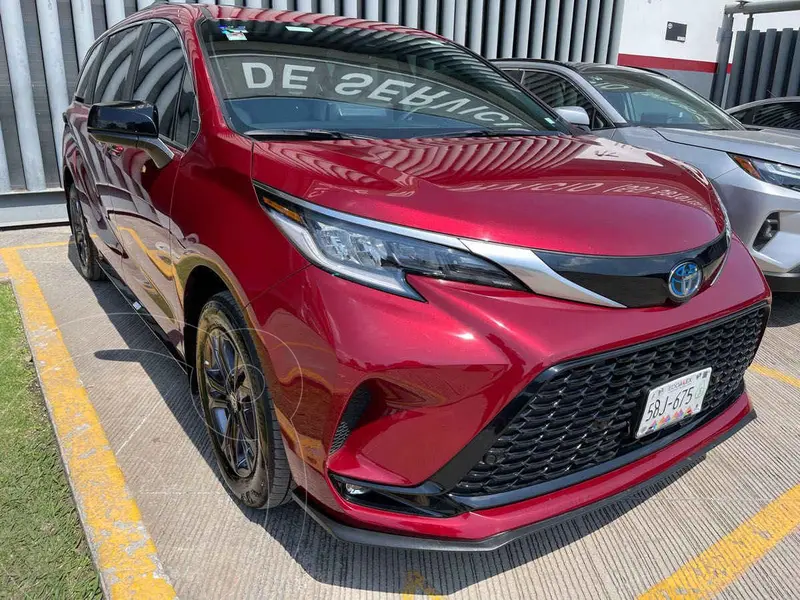 Foto Toyota Sienna XLE Piel usado (2024) color Rojo precio $950,000