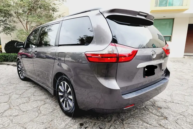 toyota sienna