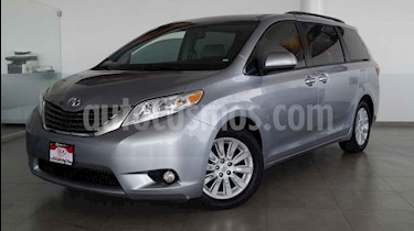 Toyota Sienna 5p XLE V6/3.5 Aut Q/C Piel usado (2016) color Gris precio $475,000