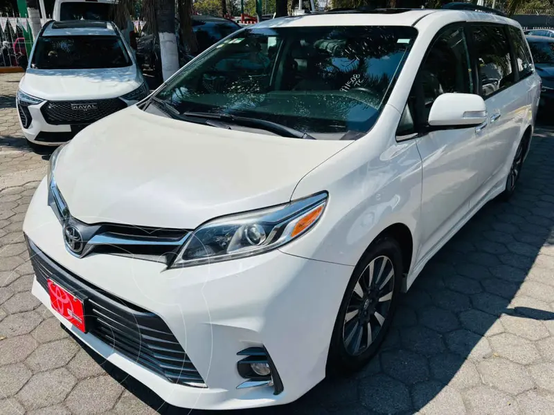 Foto Toyota Sienna Limited 3.5L usado (2019) color Blanco financiado en mensualidades(enganche $133,569 mensualidades desde $11,864)