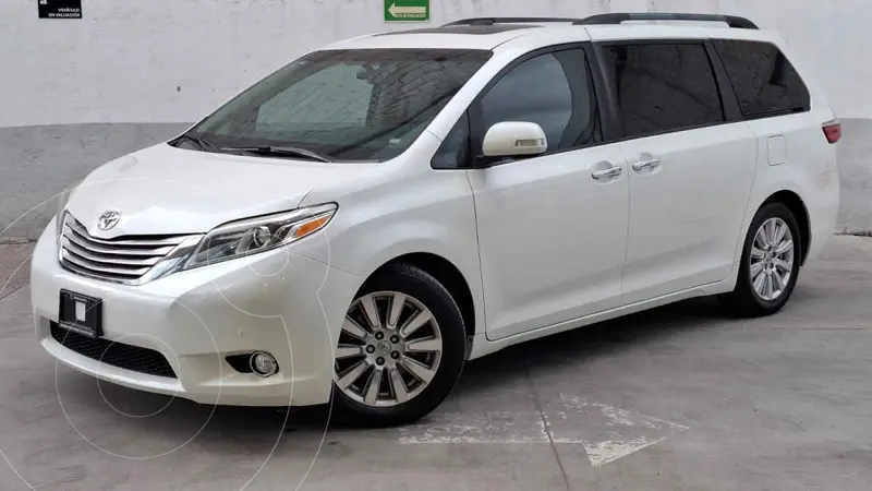 Foto Toyota Sienna Limited 3.5L usado (2017) color Blanco precio $429,000