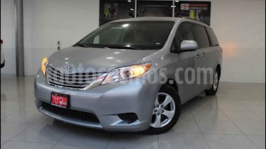 foto Toyota Sienna 5p LE V6/3.5 Aut usado (2017) color Plata precio $390,000