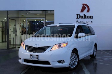 Toyota Sienna XLE 3.3L Piel usado (2012) color Blanco precio $275,000