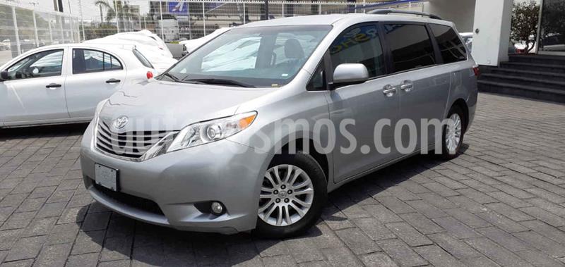 Toyota Sienna XLE 3.5L usado (2017) color Gris precio $324,900