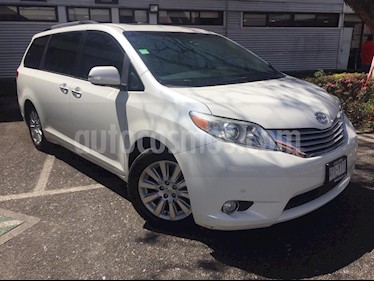 Toyota Sienna XLE 3.5L Piel usado (2013) color Blanco precio $350,000