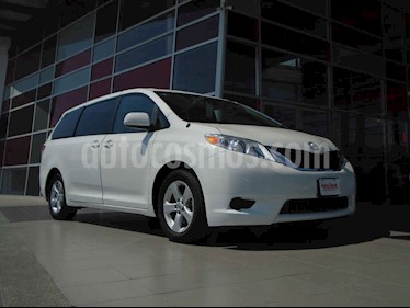 foto Toyota Sienna XLE 3.5L usado (2015) color Blanco precio $369,000