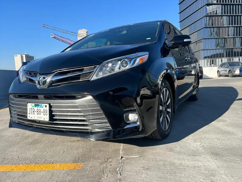 Foto Toyota Sienna Limited usado (2020) color Negro precio $598,000