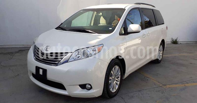 Toyota Sienna XLE 3.5L usado (2017) color Blanco precio $324,900
