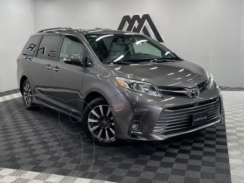 Foto Toyota Sienna Limited usado (2020) color Gris precio $598,999