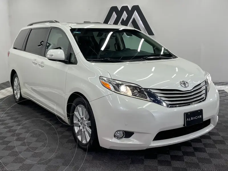 Foto Toyota Sienna Limited 3.5L usado (2016) color Blanco precio $319,999