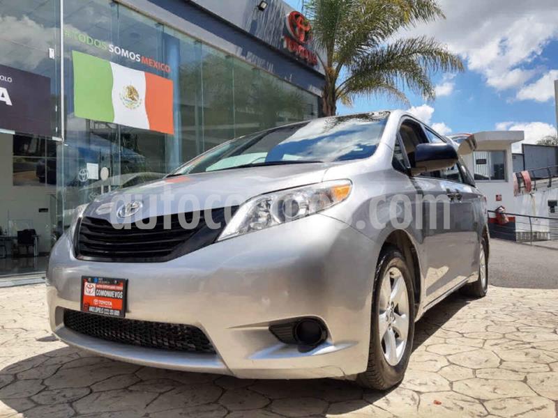 Toyota Sienna CE 3.5L usado (2017) color Plata precio $320,000