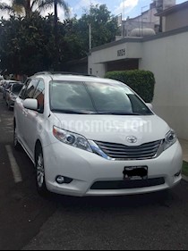 Toyota Sienna XLE 3.3L Piel usado (2013) color Blanco precio $260,000