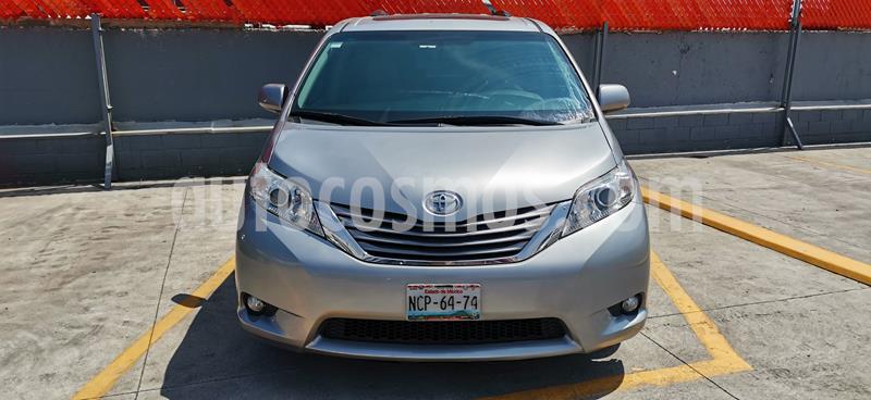 Toyota Sienna XLE 3.5L Piel usado (2015) color Plata precio $390,000