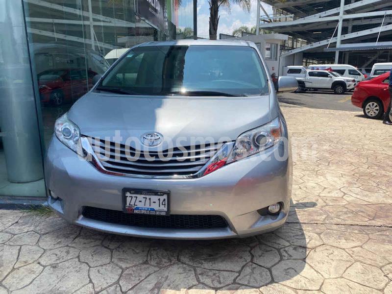 Toyota Sienna XLE 3.5L Piel usado (2016) color Plata precio $389,000