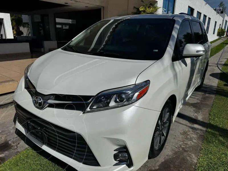 Foto Toyota Sienna Limited 3.5L usado (2018) color Blanco precio $535,000