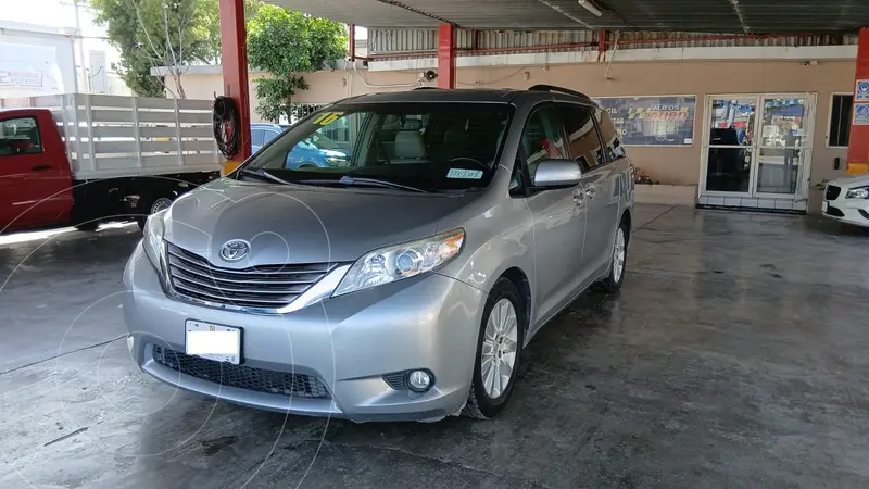 Foto Toyota Sienna XLE 3.5L Piel usado (2016) color Gris precio $300,000