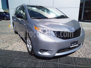 foto Toyota Sienna CE 3.5L usado (2017) color Plata precio $335,000