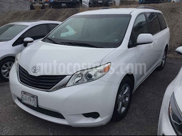 Toyota Sienna 5p LE V6/3.5 Aut usado (2014) color Blanco precio $243,000