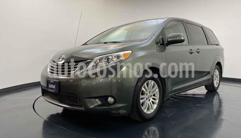 foto Toyota Sienna XLE 3.5L usado (2014) color Gris precio $292,999