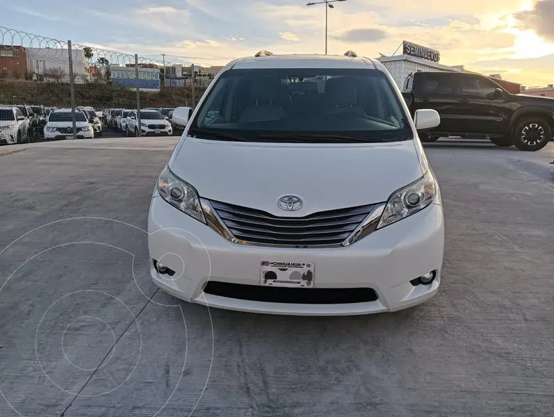 Foto Toyota Sienna XLE 3.5L Piel usado (2016) color Blanco precio $340,000