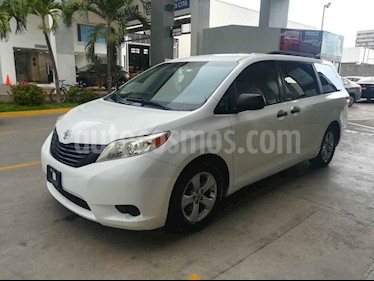 foto Toyota Sienna 5p CE V6/3.5 Aut usado (2014) color Blanco precio $270,000