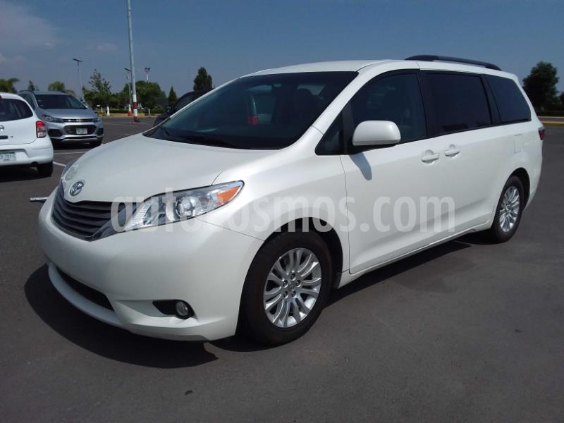 foto Toyota Sienna 5p XLE V6/3.5 Aut usado (2017) color Blanco precio $324,900
