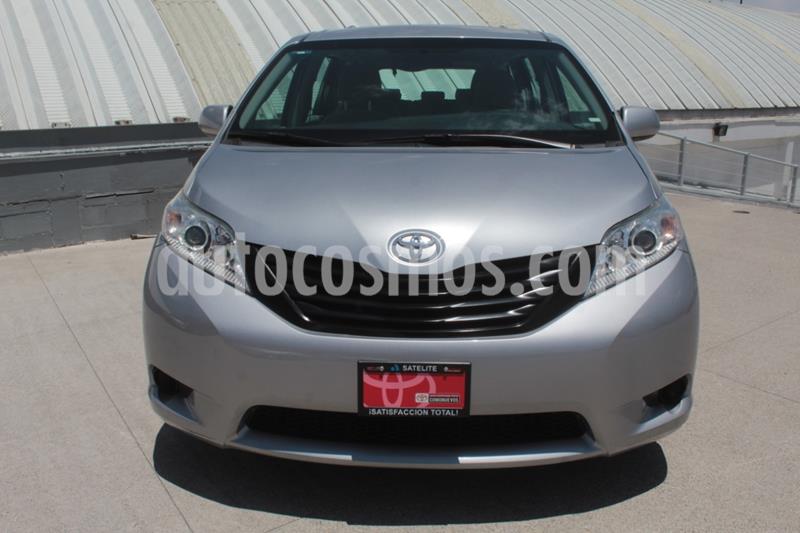 Toyota Sienna CE 3.5L usado (2017) color Plata precio $320,000