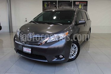 Toyota Sienna 5p XLE V6/3.5 Aut usado (2017) color Gris precio $370,000