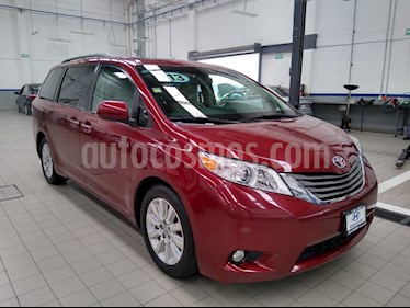 Toyota Sienna XLE 3.5L Piel usado (2013) color Rojo precio $275,000
