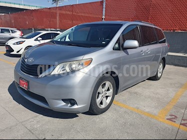 Toyota Sienna LE 3.5L usado (2011) color Plata precio $199,000