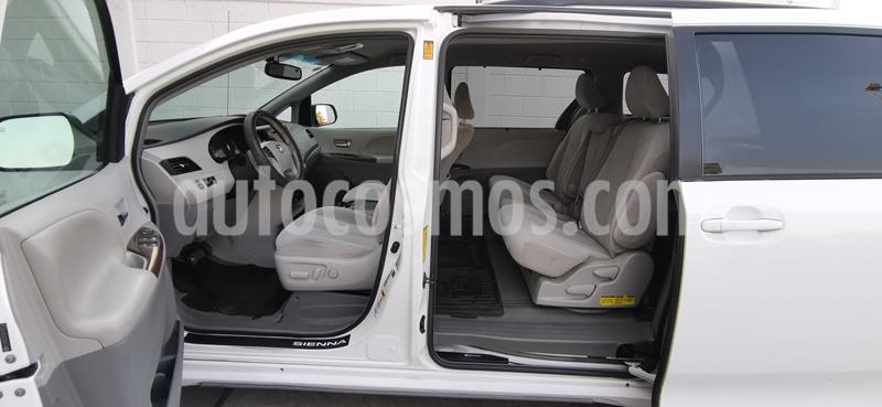 foto Toyota Sienna XLE 3.5L usado (2013) color Blanco precio $239,000