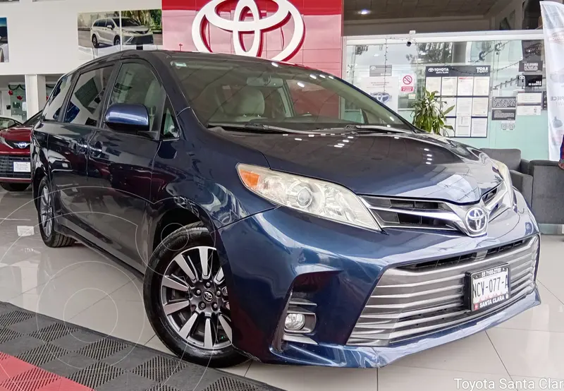 Foto Toyota Sienna XLE 3.5L Piel usado (2018) color Azul Marino precio $415,000