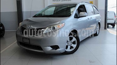 foto Toyota Sienna 5p LE aut a/a ee usado (2012) color Plata precio $175,000